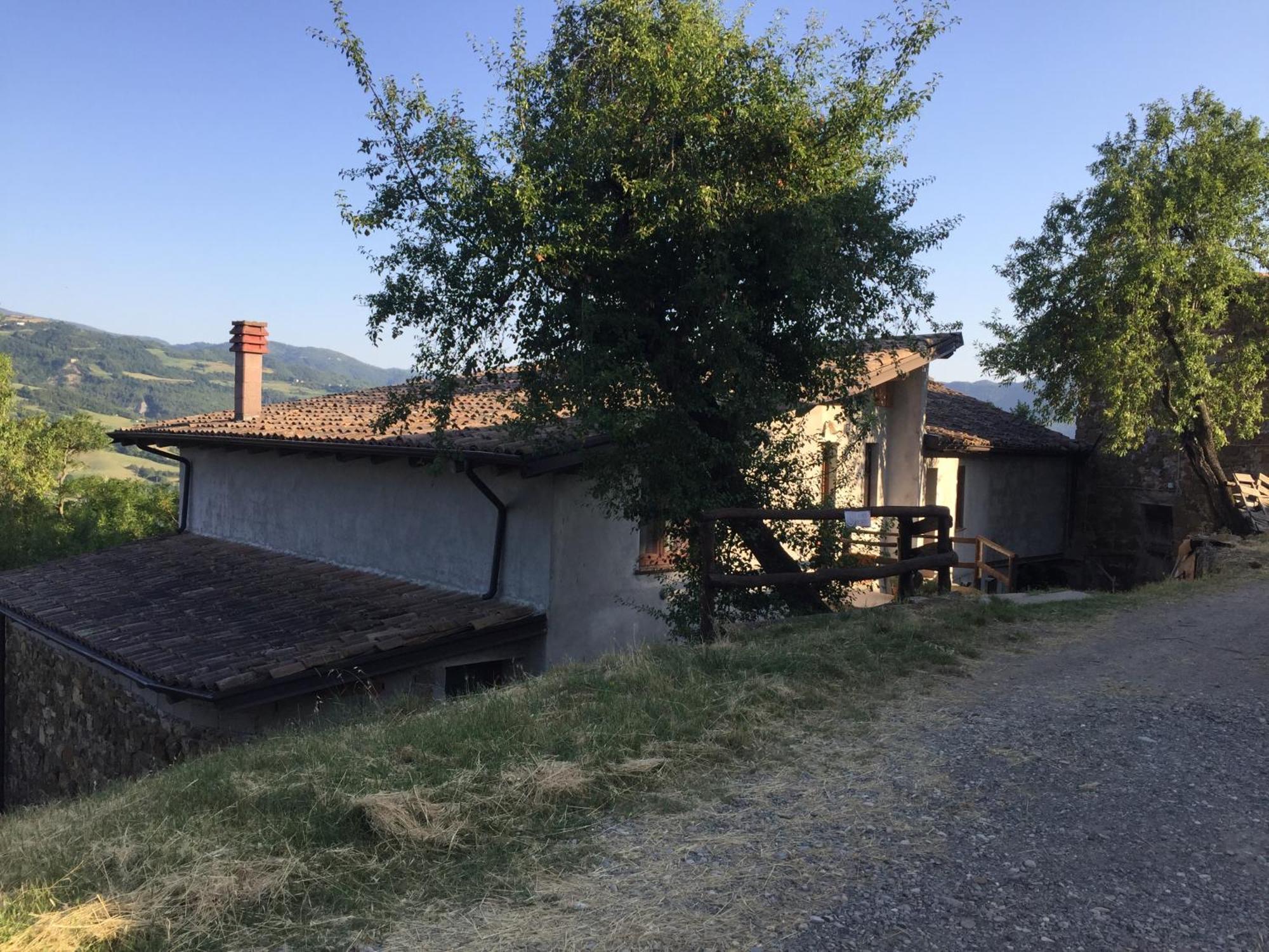 Casa Nella Natura A Боббио Экстерьер фото